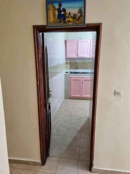 Appartement A Proximite De La Plage20 Dakar Apartment
